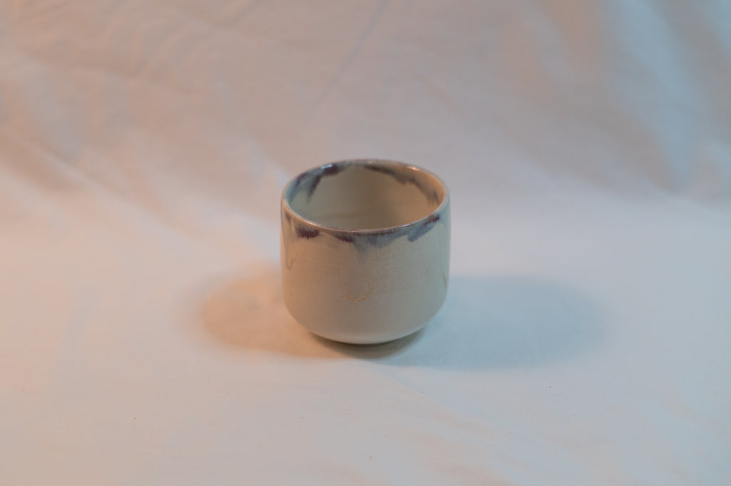 blue rim tea cup
