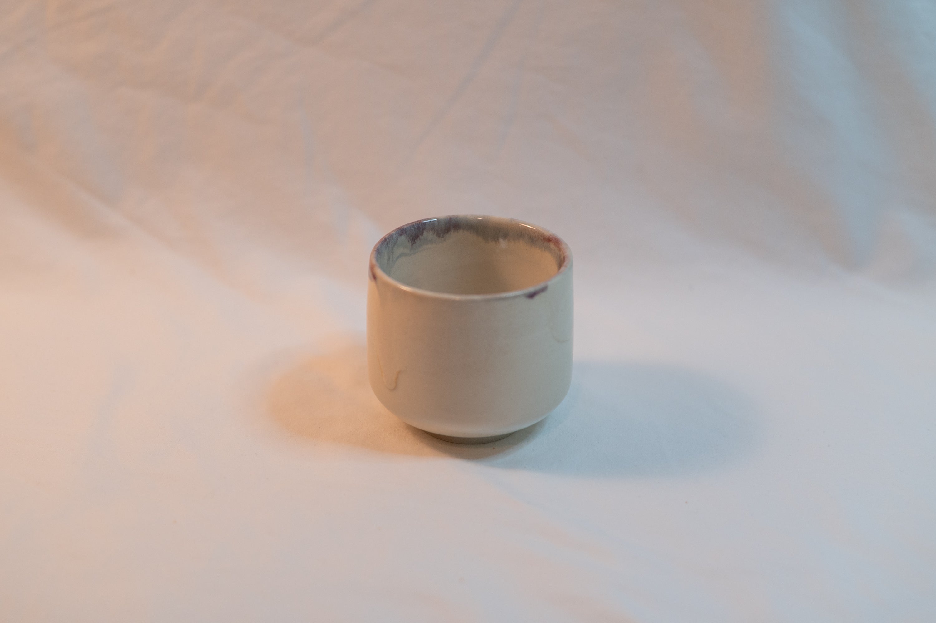 blue rim tea cup