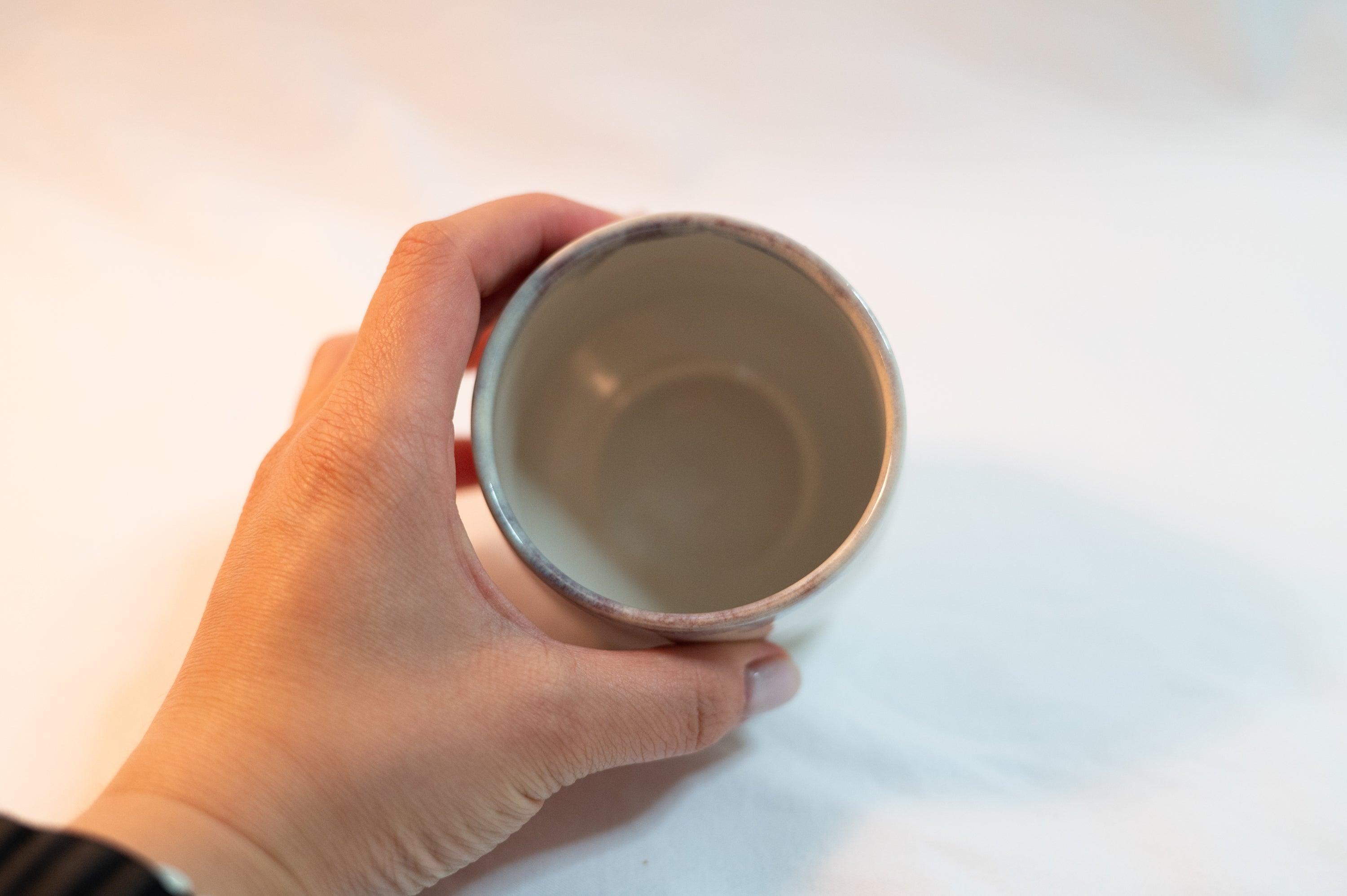 blue rim tea cup