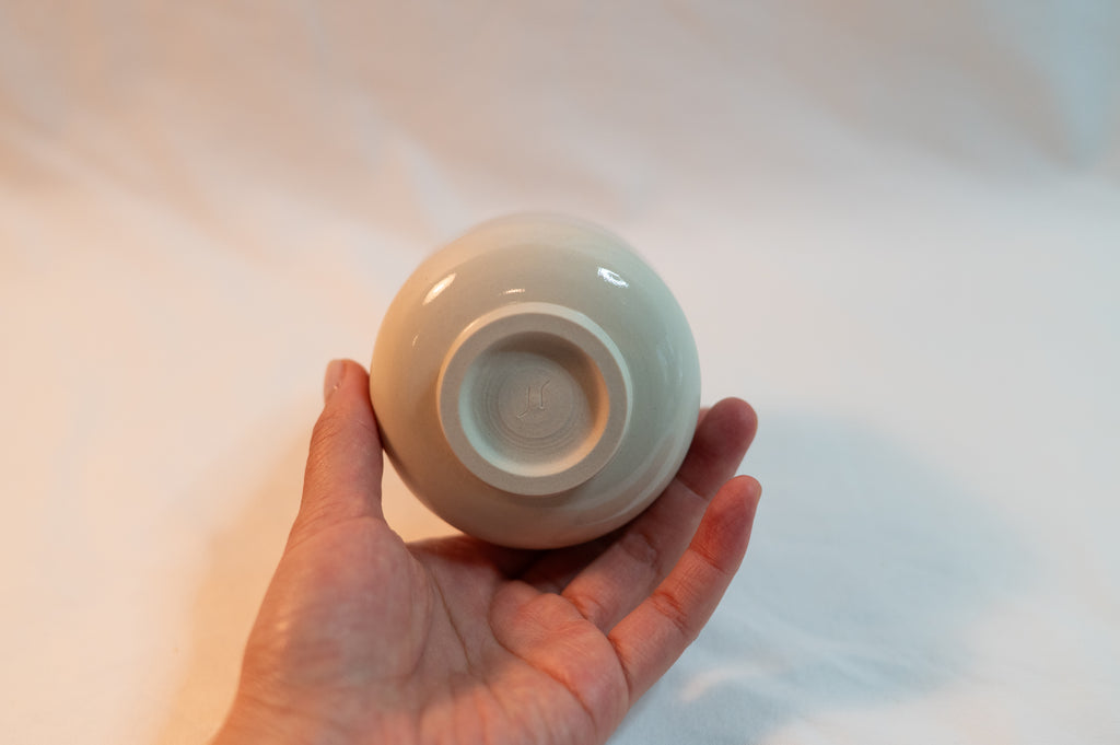 blue rim tea cup
