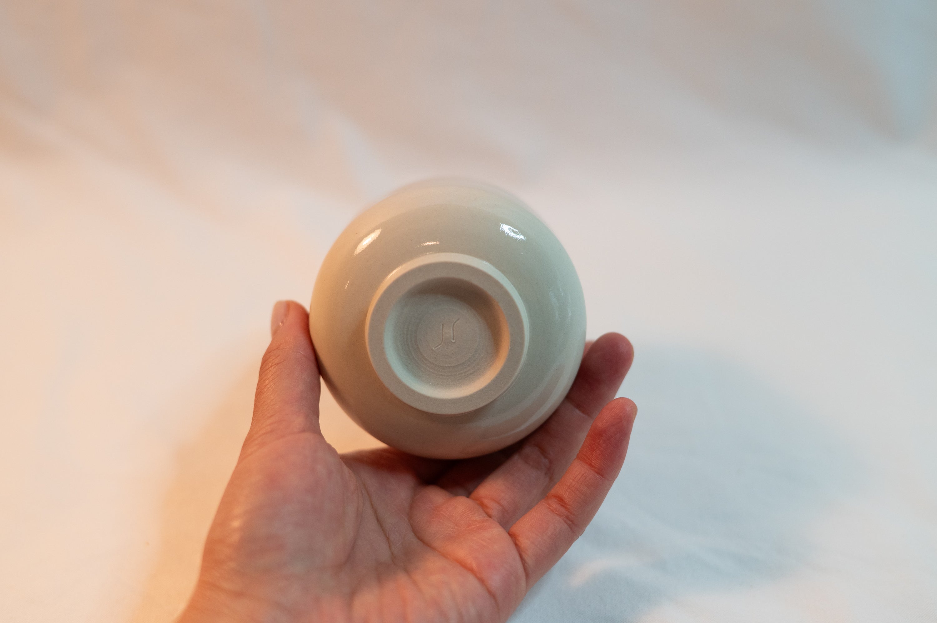 blue rim tea cup